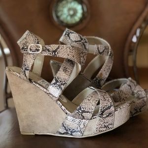 Chinese Laundry Snakeskin Print Wedges Shoes